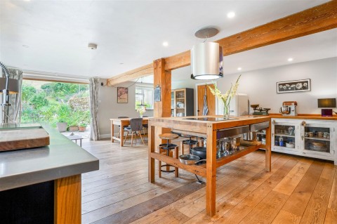 Click the photo for more details of Snowshill, Broadway