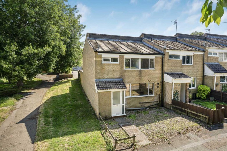 Click the photo for more details of The Medway, Daventry, NN11