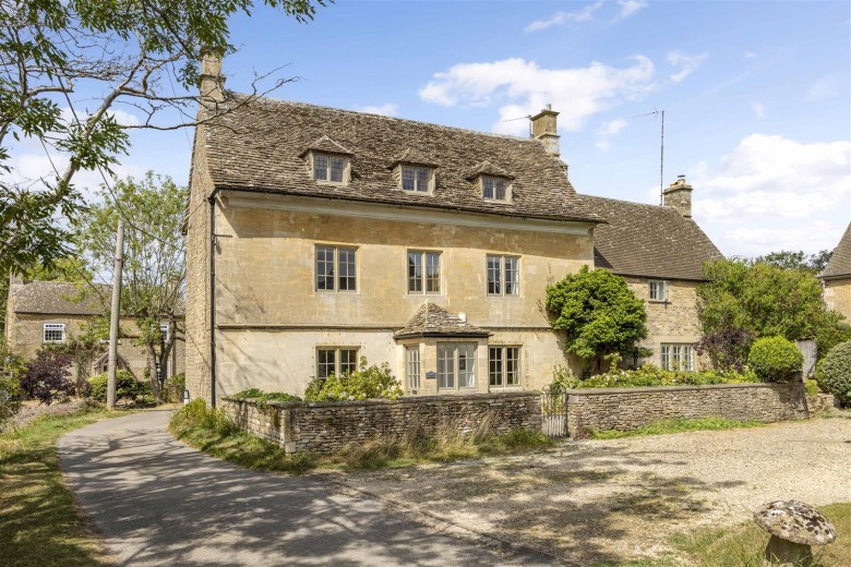 Click the photo for more details of School Lane, South Cerney