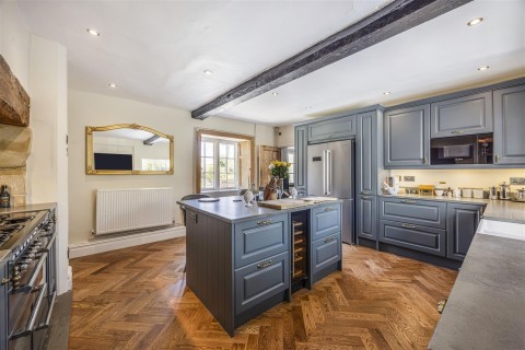 Click the photo for more details of School Lane, South Cerney