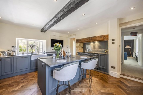 Click the photo for more details of School Lane, South Cerney
