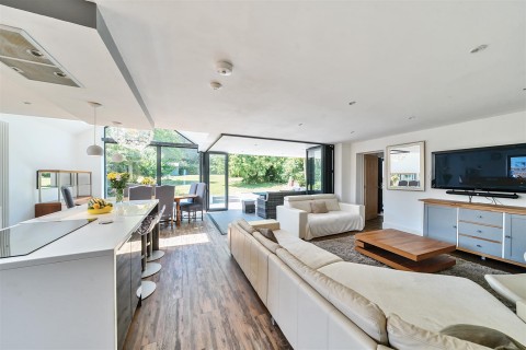 Click the photo for more details of Miles Avenue, Wareham