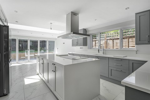 Click the photo for more details of High Street, Croydon