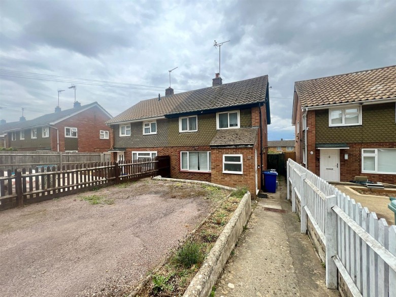 Click the photo for more details of Dover Avenue, Banbury