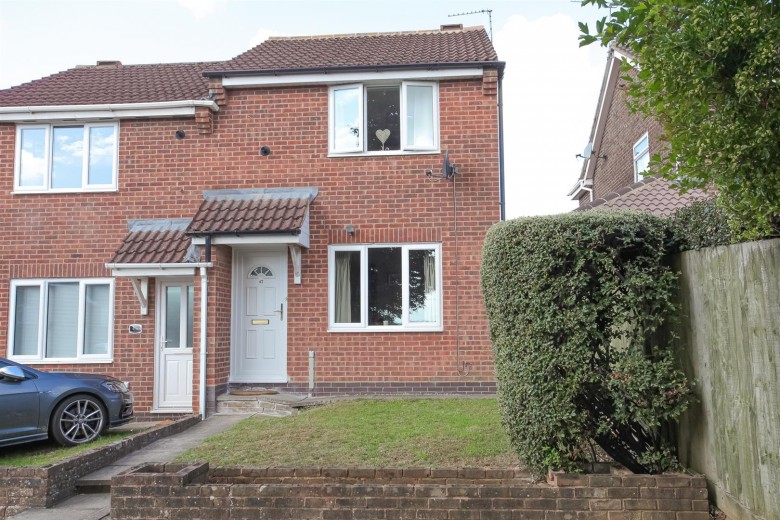 Click the photo for more details of Hillside Close, Banbury