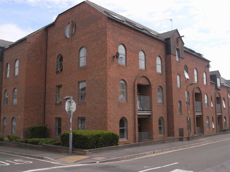 Click the photo for more details of Britannia Wharf, Banbury