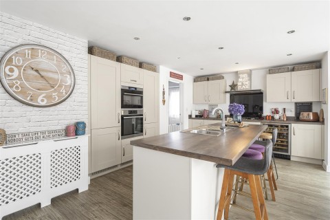 Click the photo for more details of Osborne Road, West Haddon, NN6 7DE