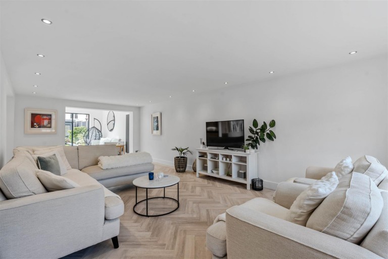 Images for Harecroft Crescent, Sapcote, Leicester, LE9