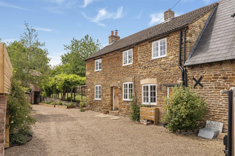 Click the photo for more details of West End, West Haddon, Northampton, NN6
