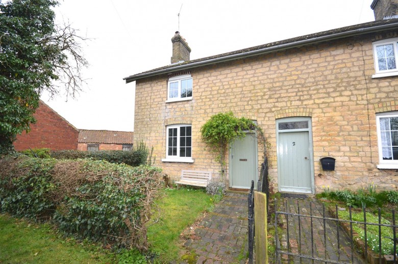 Click the photo for more details of The Row, Cold Hanworth, Lincoln