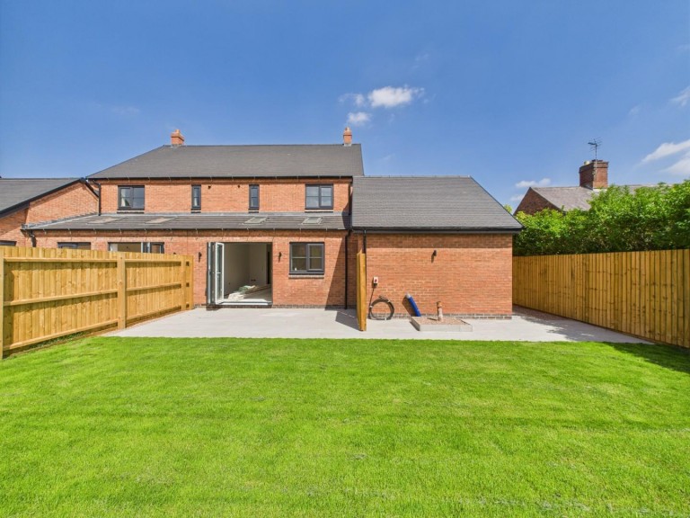 Images for Dovecot Close, Congerstone, Nuneaton