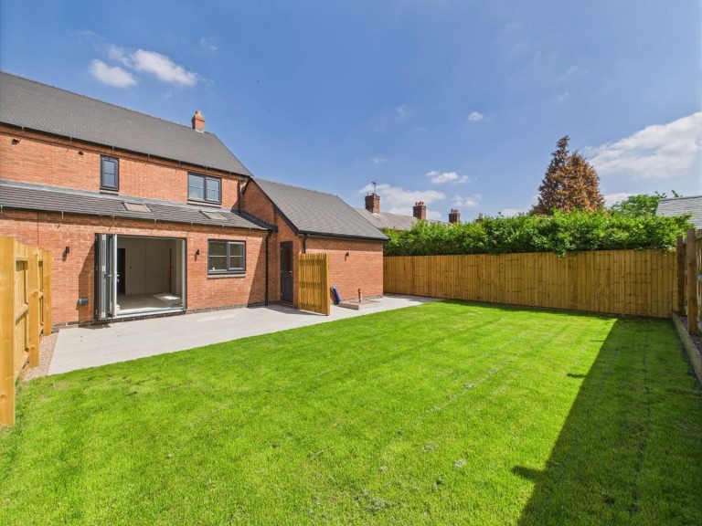 Images for Dovecot Close, Congerstone, Nuneaton