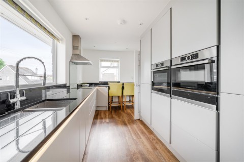 Click the photo for more details of Lea Combe, Axminster