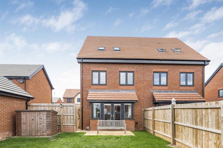 Images for 16, Linden Way, Daventry, NN11