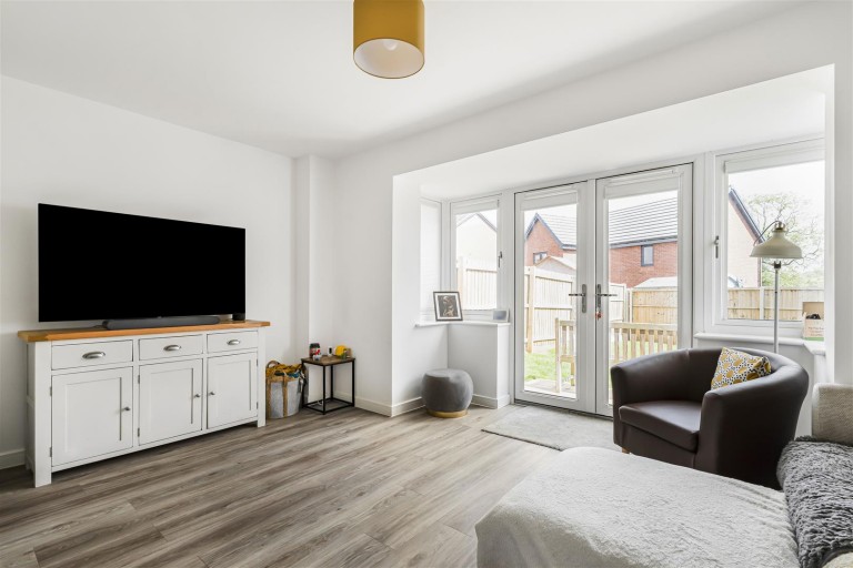 Images for 16, Linden Way, Daventry, NN11
