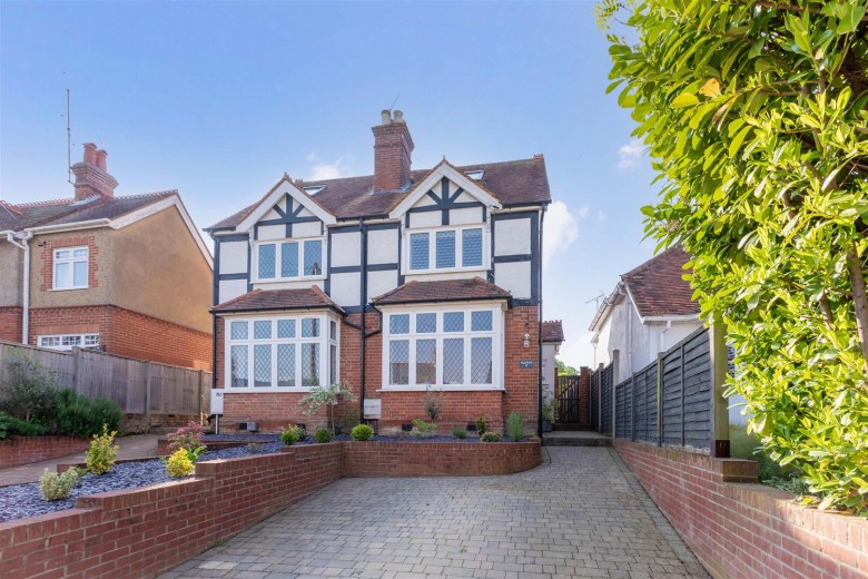 Click the photo for more details of Victoria Road, Wargrave, Reading