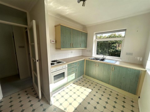 Click the photo for more details of Silver Street, Lyme Regis