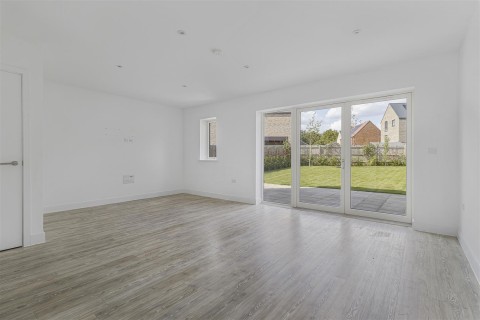 Click the photo for more details of The Avenue, Cambridge