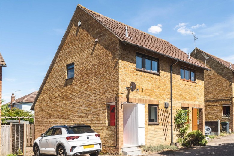 Click the photo for more details of Loompits Way, Saffron Walden