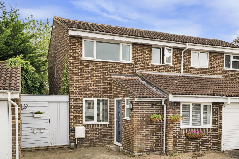 Click the photo for more details of Ross Close, Saffron Walden