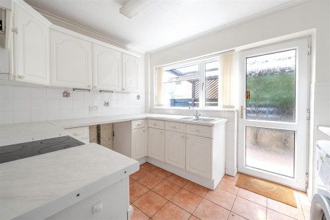 Click the photo for more details of Simons Walk, Pattishall, NN12