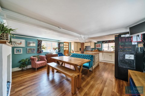 Click the photo for more details of Home Farm Cottage, Husbands Bosworth