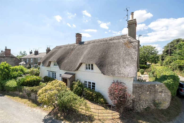 Click the photo for more details of Mundens Lane, Alweston, Sherborne