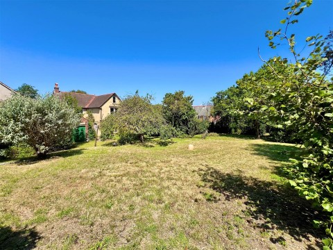 Click the photo for more details of Colwell, Isle of Wight