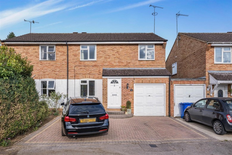 Click the photo for more details of Kensington Close, Kings Sutton