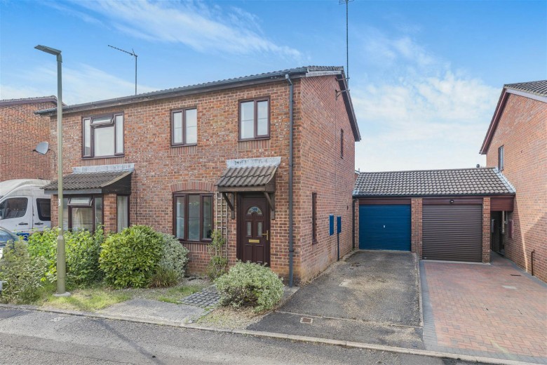 Click the photo for more details of Hillside Close, Banbury