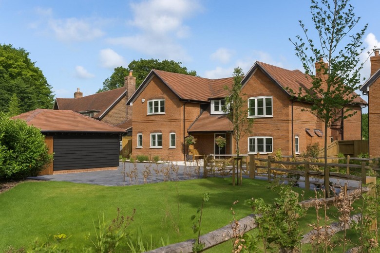 Click the photo for more details of Acrefield, Charvil Lane