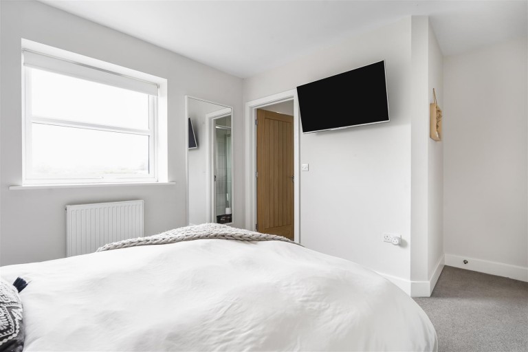 Images for Skylark Close, Swinford, LE17