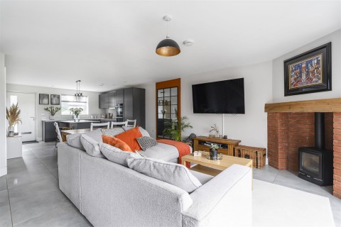 Click the photo for more details of Skylark Close, Swinford, LE17