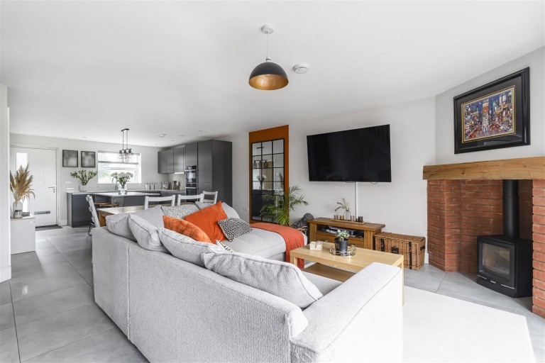 Images for Skylark Close, Swinford, LE17