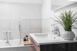 Images for Skylark Close, Swinford, LE17