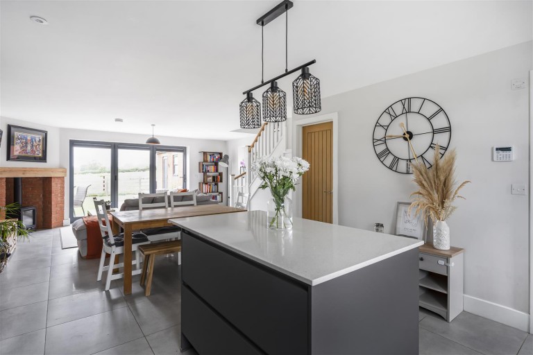 Images for Skylark Close, Swinford, LE17