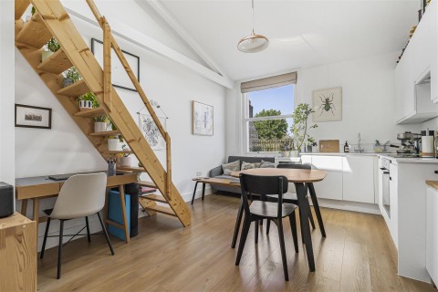 Click the photo for more details of Grafton House, Maids Causeway, Cambridge