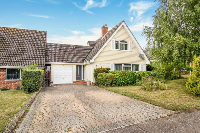Click the photo for more details of Farmerie Road, Hundon, Sudbury