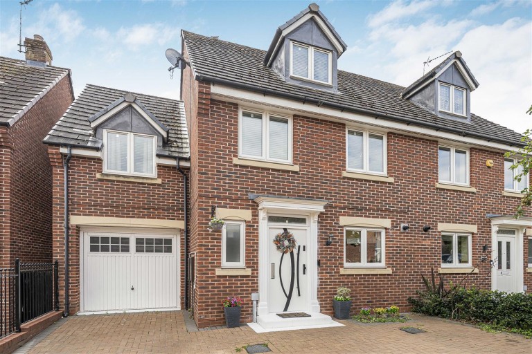 Images for Dennetts Close, Daventry, NN11