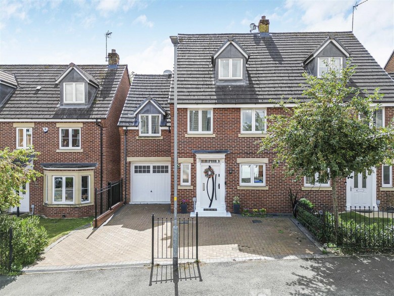 Click the photo for more details of Dennetts Close, Daventry, NN11