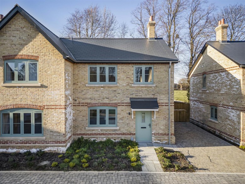 Click the photo for more details of Moor Park, Trap Road, Guilden Morden