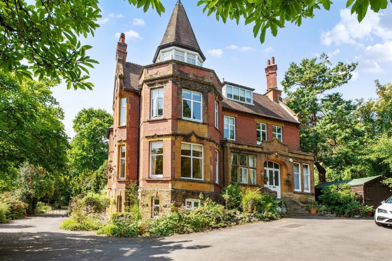 Click the photo for more details of Flat 4, 93 Hendford Hill, Yeovil