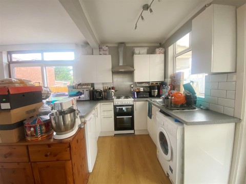 Click the photo for more details of Belmont Road, Rugby, CV22