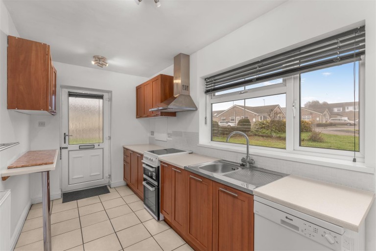 Images for Central Avenue, Woodford Halse