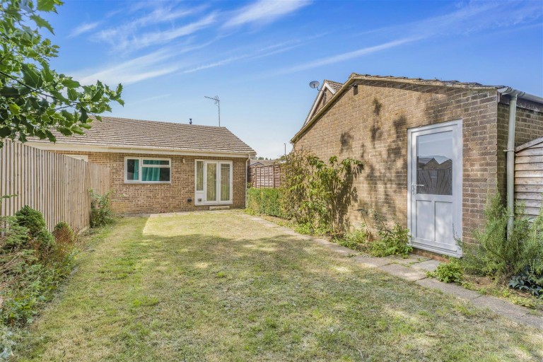 Images for Central Avenue, Woodford Halse