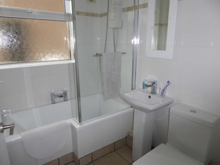 Images for Central Avenue, Woodford Halse