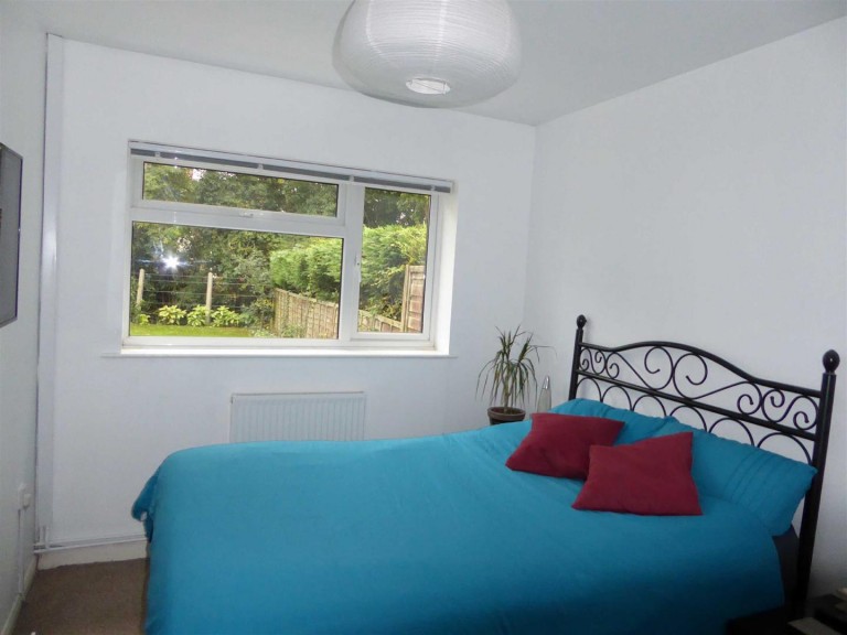 Images for Central Avenue, Woodford Halse