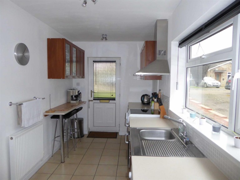 Images for Central Avenue, Woodford Halse
