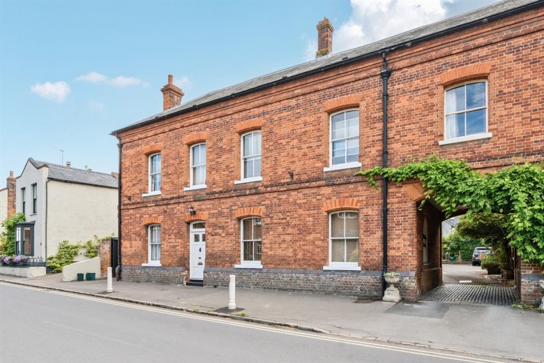 Click the photo for more details of Couching Street, Watlington