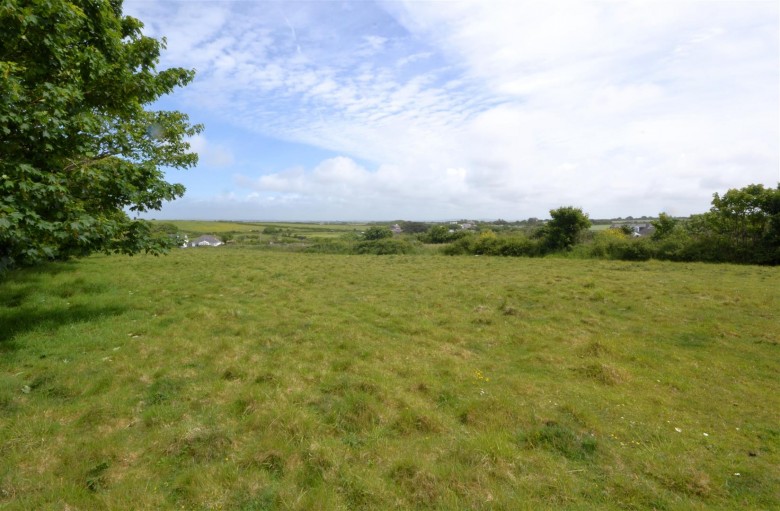 Click the photo for more details of Commons Road, Cubert, Crantock